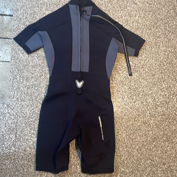 HO Watersports neoprene wetsuit spring shorty women’s size 8 worn only once - Picture 4 of 8